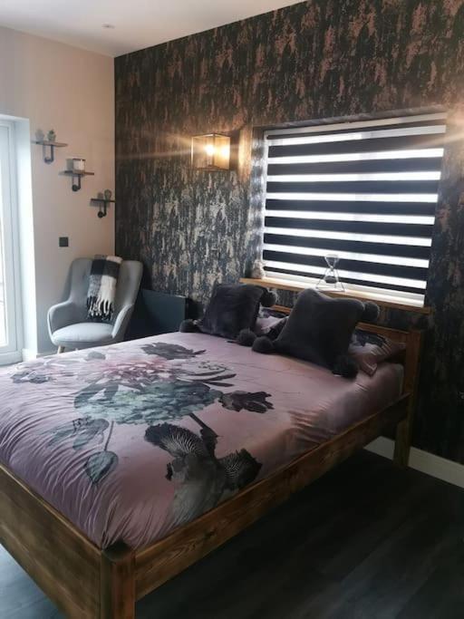 Beautiful Masons Hideaway Studio Apartment Bridgend  Ngoại thất bức ảnh