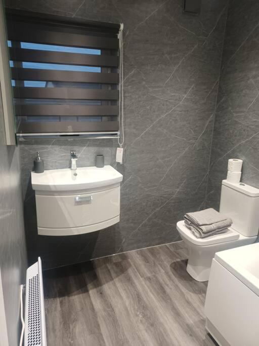 Beautiful Masons Hideaway Studio Apartment Bridgend  Ngoại thất bức ảnh