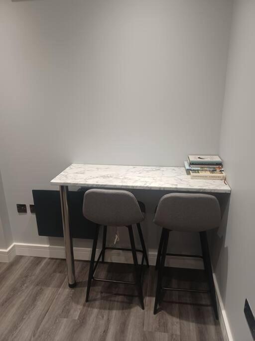 Beautiful Masons Hideaway Studio Apartment Bridgend  Ngoại thất bức ảnh